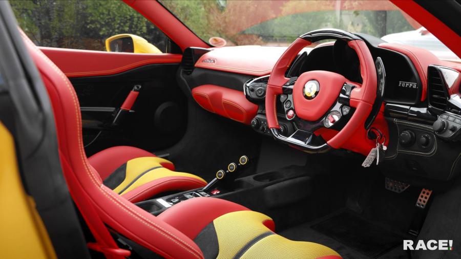 Интерьер Ferrari 458 Italia by Novitec Rosso and RACE! 2016 года  (фото 4 из 9)
